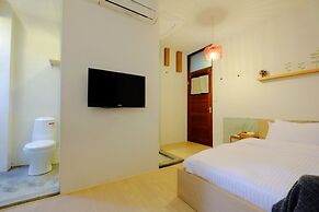 Two Meters Lane Two Hall