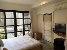 Two Meters Lane Two Hall