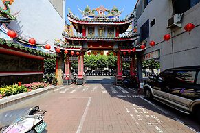 Two Meters Lane Two Hall