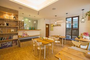 Two Meters Lane Two Hall