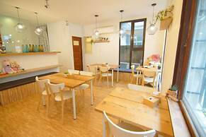 Two Meters Lane Two Hall