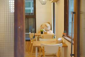 Two Meters Lane Two Hall