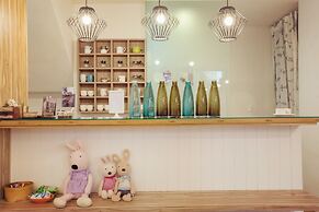 Two Meters Lane Two Hall