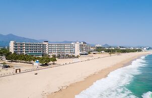 Kensington Resort Seorak Beach