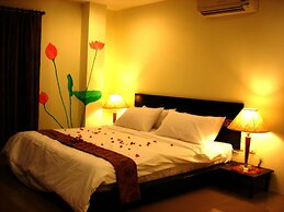 The Bang Khun Phrom Suites