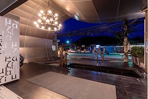 MAZI Design Hotel by Kalima