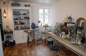 Ny Kirstineberg Gods Bed & Breakfast