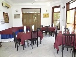 Roc Heights Lodge