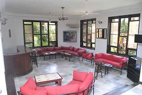 Roc Heights Lodge