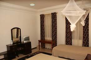 Roc Heights Lodge