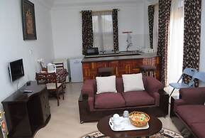 Roc Heights Lodge