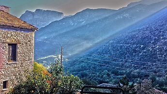 Dilofo Hotel Luxury Suites