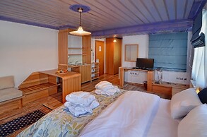 Dilofo Hotel Luxury Suites