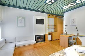 Dilofo Hotel Luxury Suites