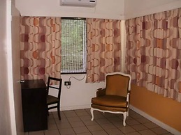 Pineapple Court Hotel