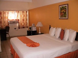 Pineapple Court Hotel