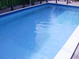 Pineapple Court Hotel