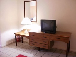 Pineapple Court Hotel