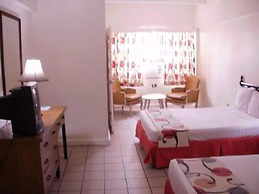 Pineapple Court Hotel