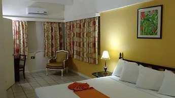 Pineapple Court Hotel