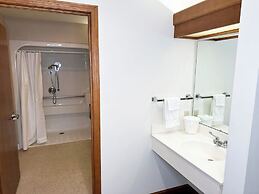 Farmstead Inn & Conference Center