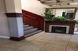 Monterey Inn Hotel