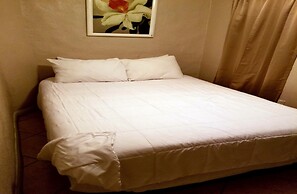 Monterey Inn Hotel