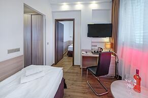 Hotel Aura Design & Garden Pool