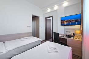 Hotel Aura Design & Garden Pool