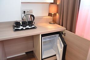 Hotel Aura Design & Garden Pool