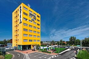 Hotel Aura Design & Garden Pool