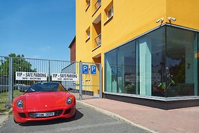 Hotel Aura Design & Garden Pool