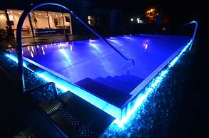 Hotel Aura Design & Garden Pool