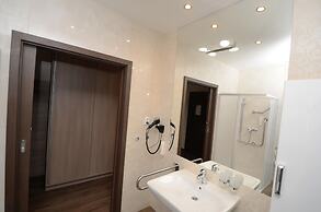 Hotel Aura Design & Garden Pool