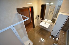 Hotel Aura Design & Garden Pool