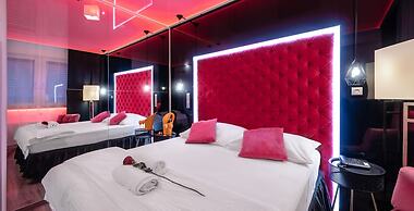 Hotel Aura Design & Garden Pool