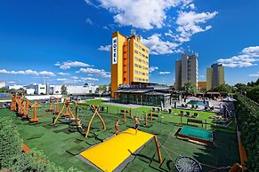 Hotel Aura Design & Garden Pool