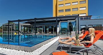 Hotel Aura Design & Garden Pool