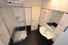 Hotel Aura Design & Garden Pool