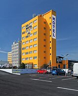 Hotel Aura Design & Garden Pool