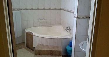 Meridian Drive Hotel