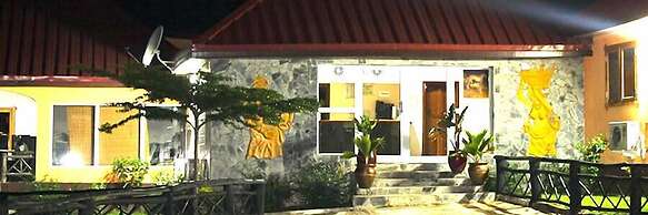 Rainforest Lodge