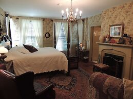 1868 Magnolia House Inn
