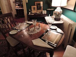 1868 Magnolia House Inn