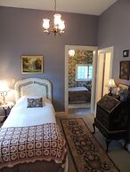 1868 Magnolia House Inn