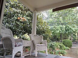 1868 Magnolia House Inn