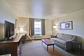 Cobblestone Hotel & Suites – Pulaski/Green Bay