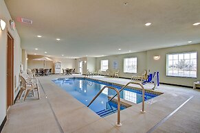 Cobblestone Hotel & Suites – Pulaski/Green Bay