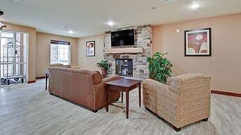 Cobblestone Hotel & Suites – Pulaski/Green Bay