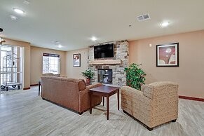 Cobblestone Hotel & Suites – Pulaski/Green Bay